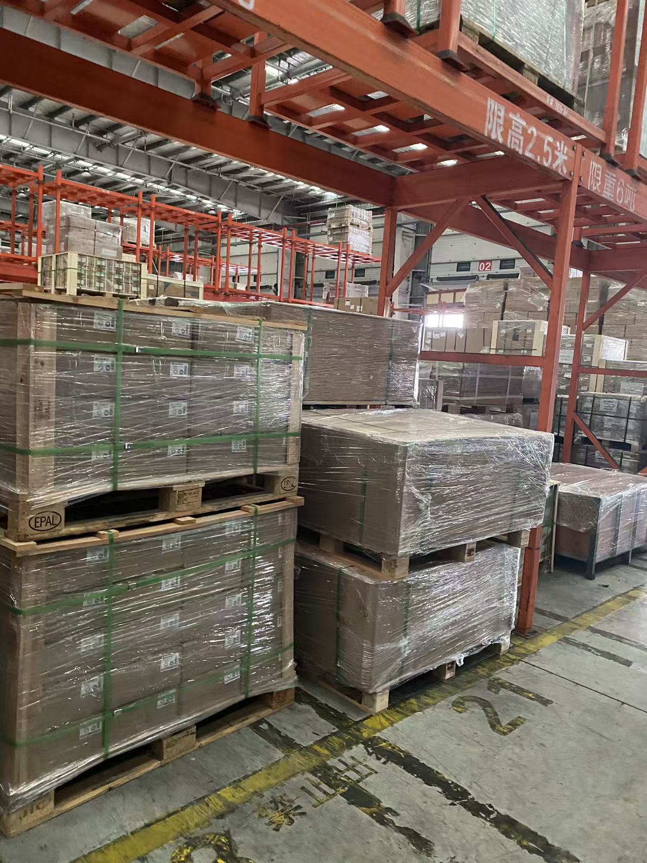 The Difference Between Stainless Steel And Aluminum Alloy in Shower Room